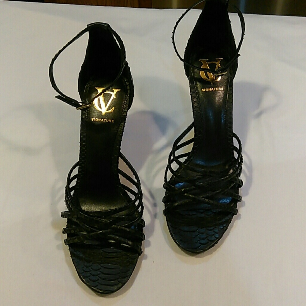 Vince Camuto signature VI-JUNYA snakeskin sandals